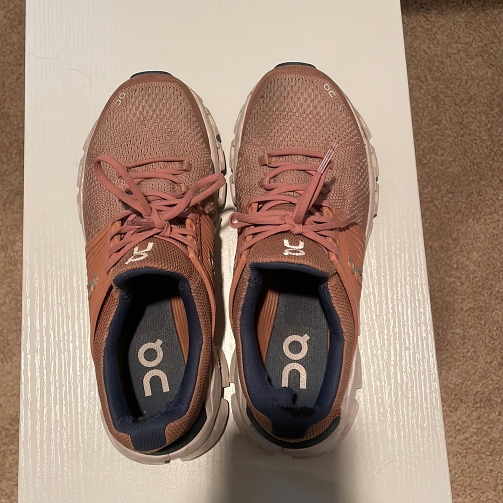Womens 8 On Running